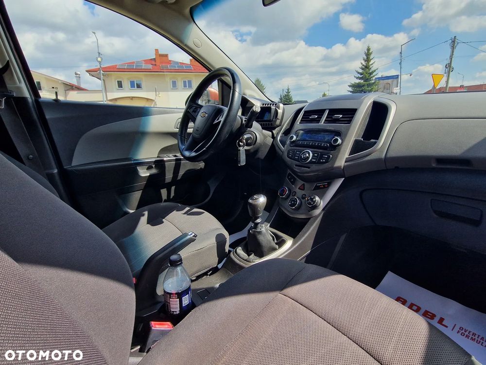 Chevrolet Aveo 1.4 LT - 11