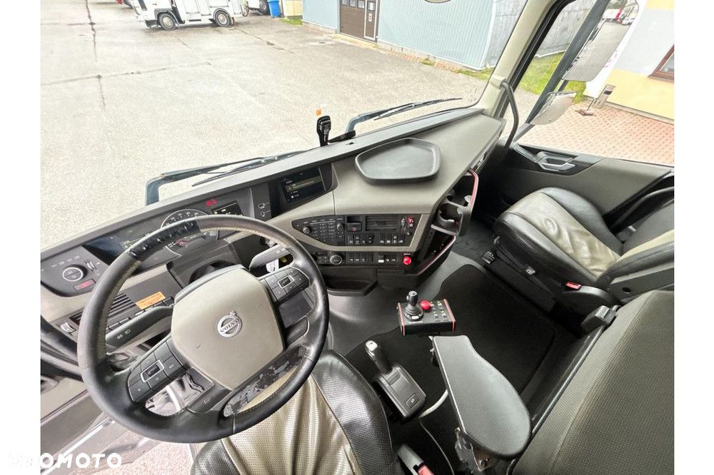 Volvo FH540 6X4 EURO6 + RETARDER + LIFTING AXLE - 21