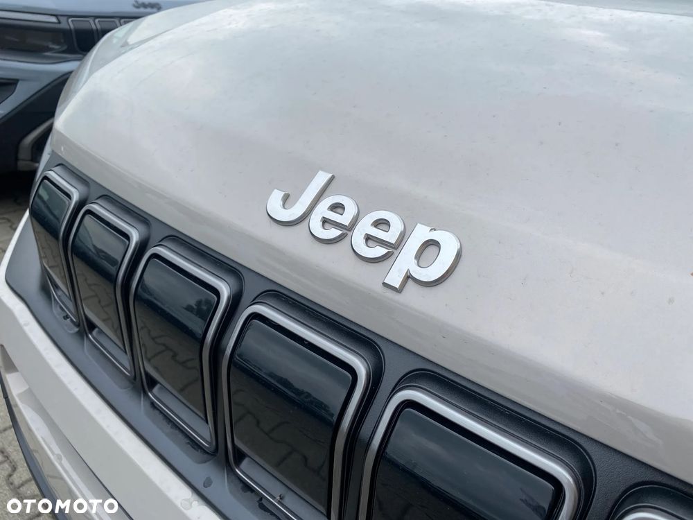 Jeep Avenger 1.2 T3 mHEV Longitude FWD eDCT6 - 9