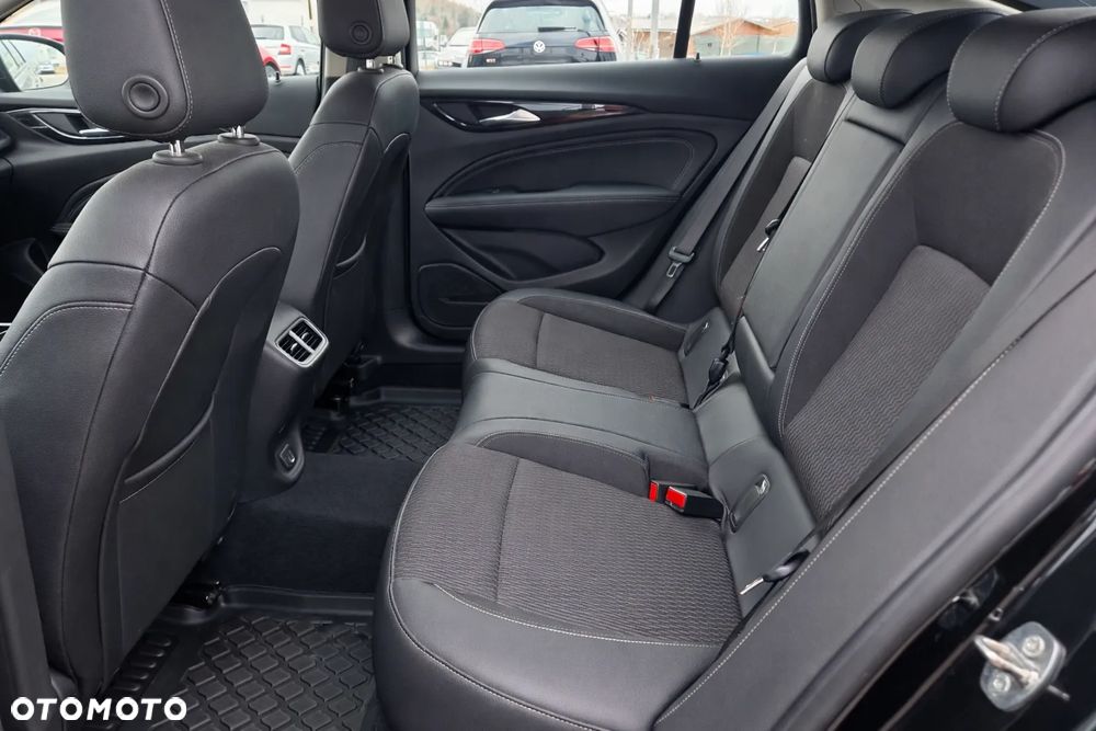 Opel Insignia 1.5 T Innovation S&S - 10