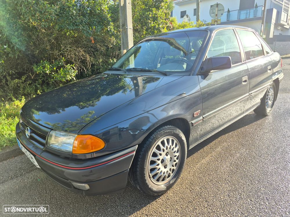Opel Astra 1.6i GT - 1