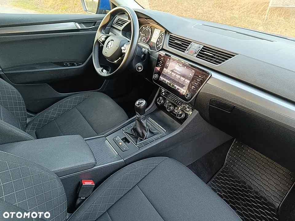 Skoda Superb 2.0 TDI Ambition - 27