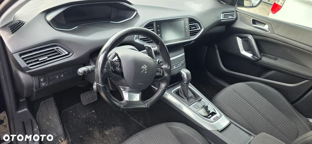 Peugeot 308 1.5 BlueHDi Active S&S EAT6 - 9