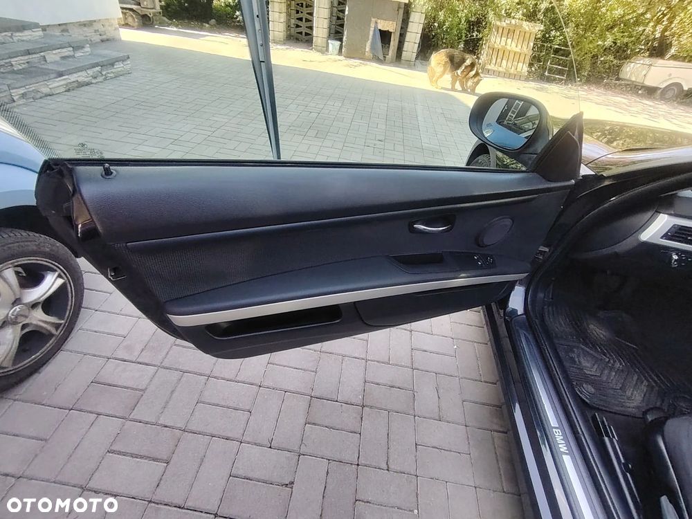 BMW Seria 3 320d xDrive M Sport Edition - 9
