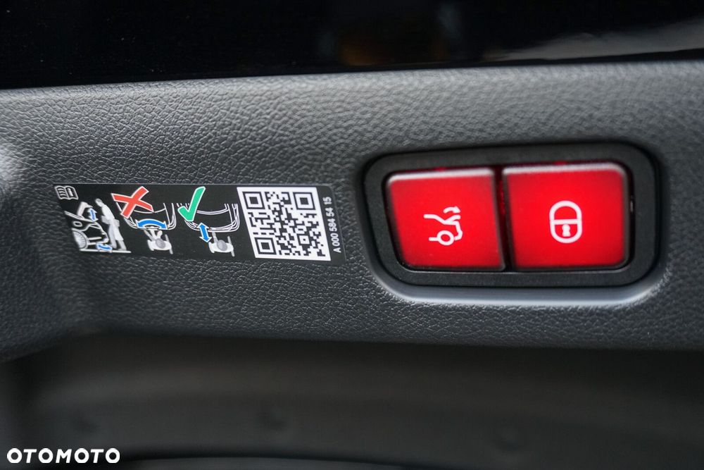 Mercedes-Benz Klasa E 220 d mHEV 4-Matic Exclusive 9G-Tronic - 21