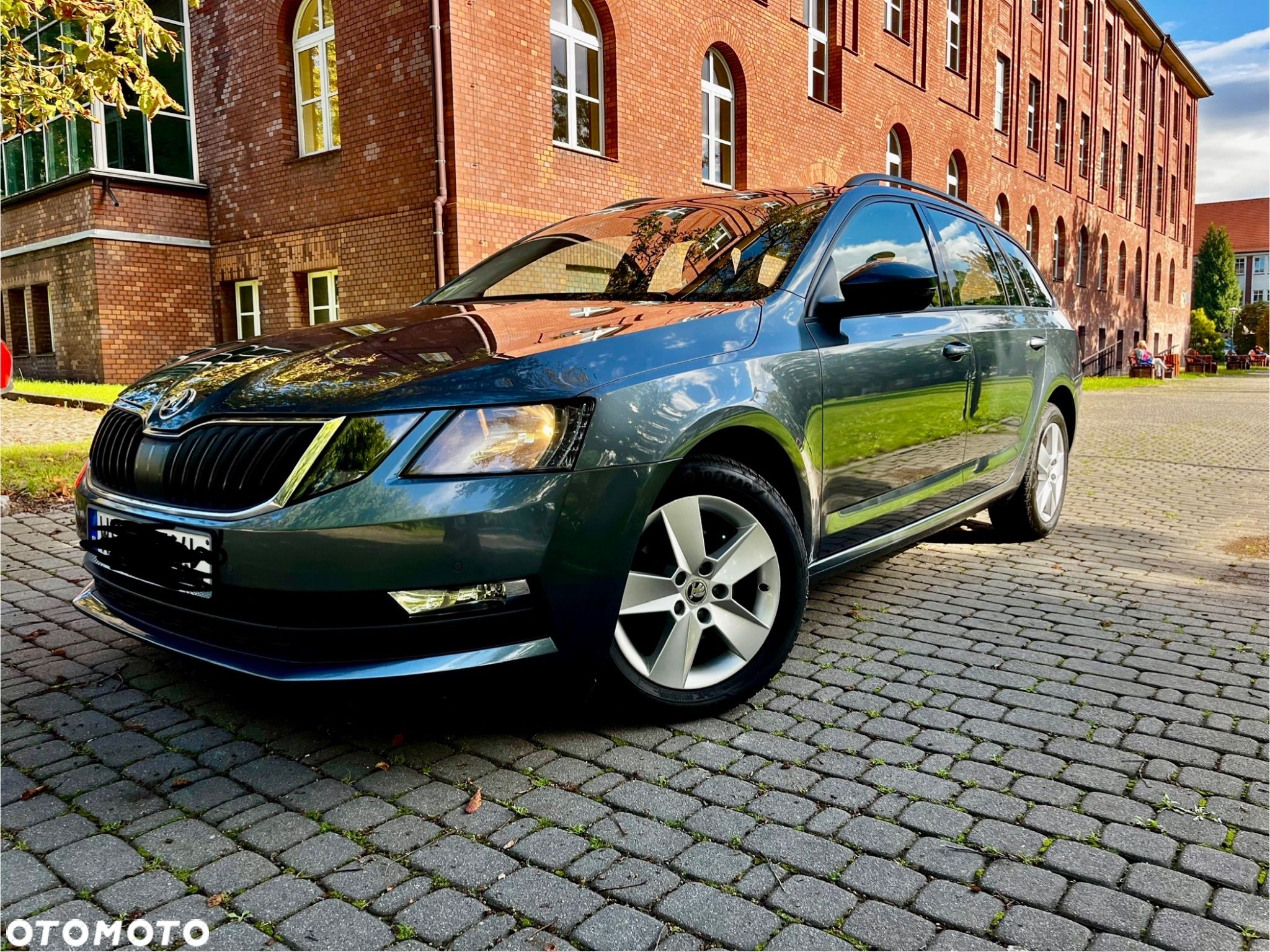 Skoda Octavia 2.0 TDI 4x4 Ambition DSG - 1