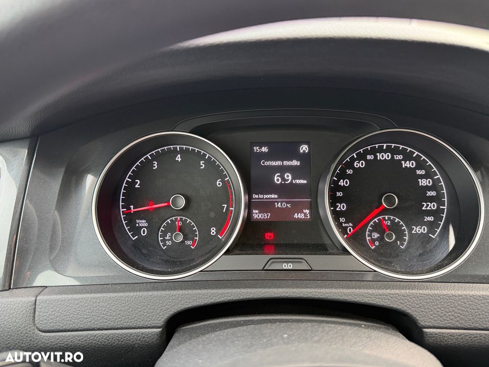Volkswagen Golf - 8