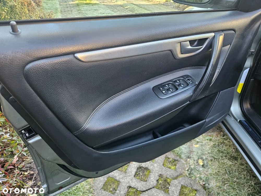 Volvo V70 2.4 Momentum - 17