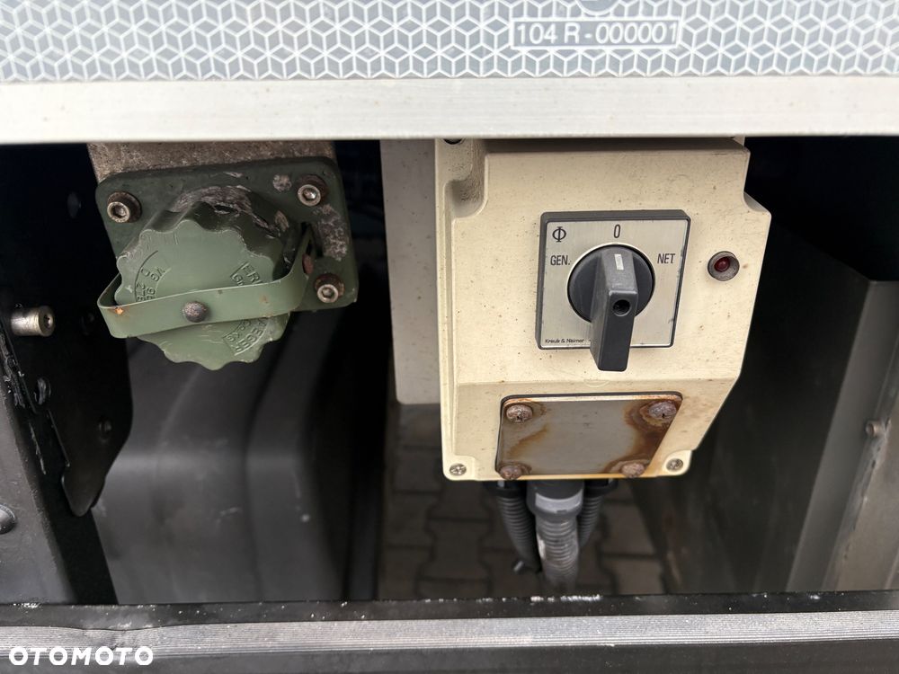 MAN TGM 15.250 / CHŁODNIA CARRIER / DZIELONA KOMORA / DMC 16.000kg / 385.000km przebiegu / WINDA / EURO 6 - 36