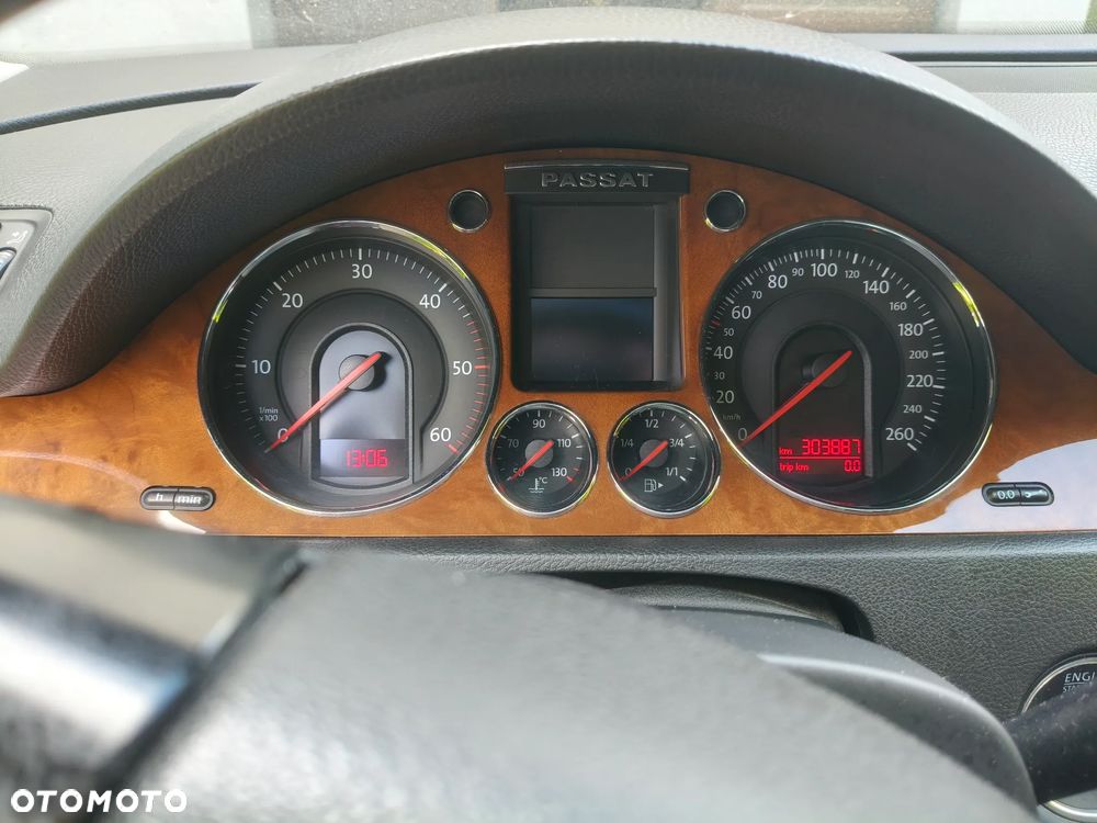 Volkswagen Passat 1.9 TDI Highline - 14