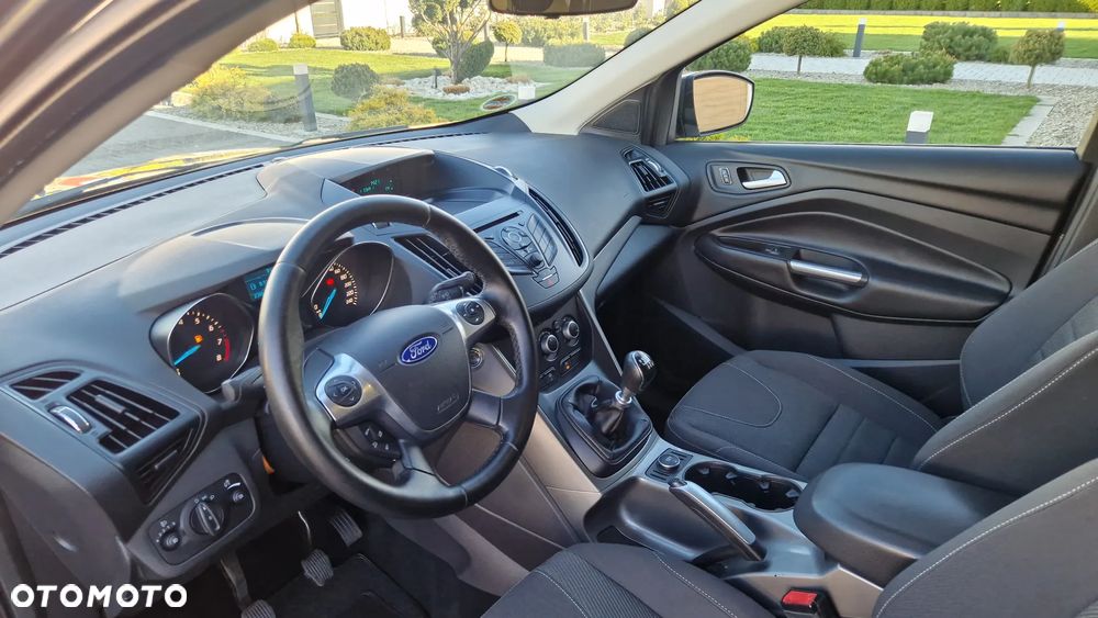 Ford Kuga 1.6 EcoBoost 2x4 Titanium - 9