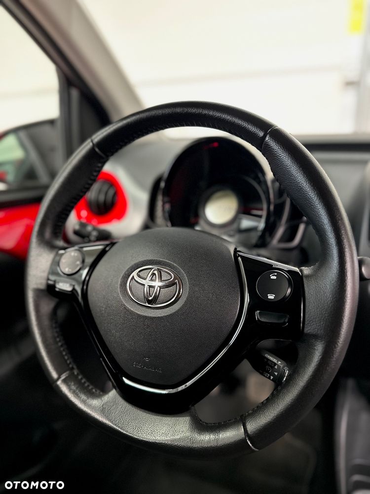 Toyota Aygo x-play connect - 12