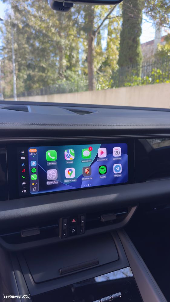 Porsche Macan Electric 4 - 18