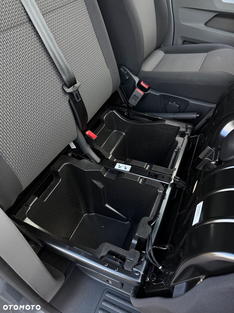 Volkswagen Transporter T6.1 - 34