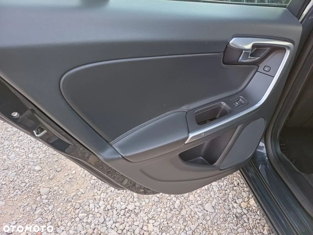 Volvo V60 D2 Drive-E Kinetic - 18