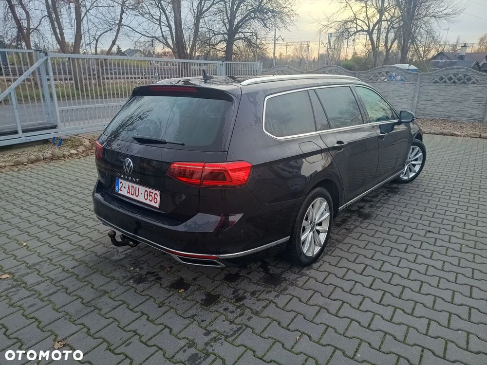 Volkswagen Passat - 12