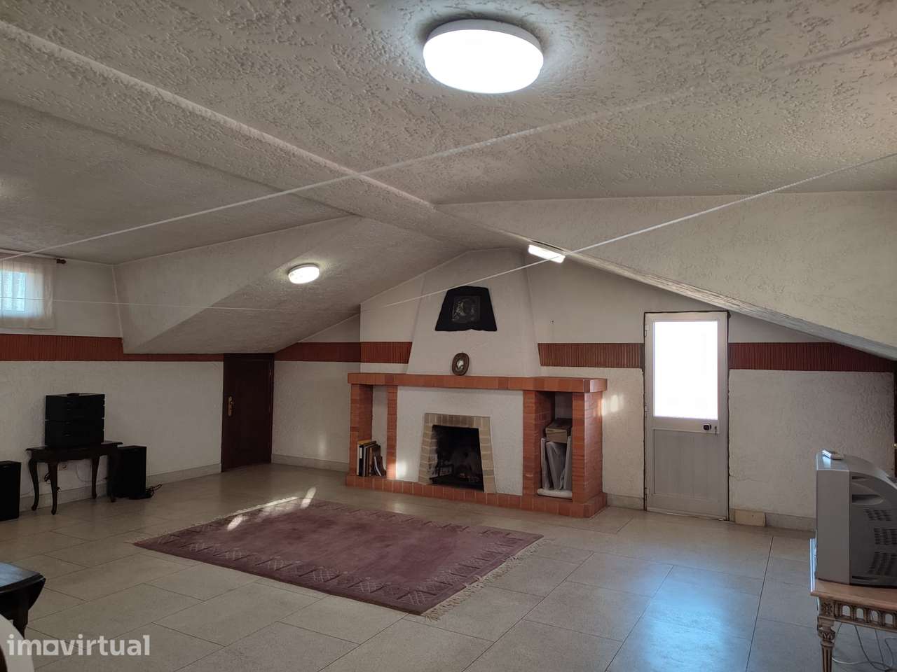 Casa com restaurante, localizada a poucos minutos a pé do mar, Espinho - Grande imagem: 4/33