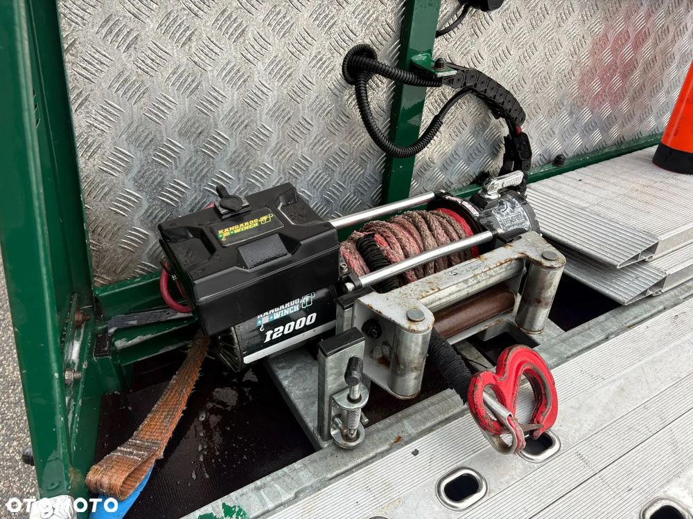 Mercedes-Benz SPRINTER - 16