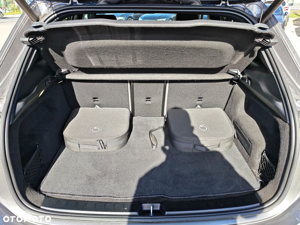 Mercedes-Benz EQA 250 66.5kWh AMG Line - 32