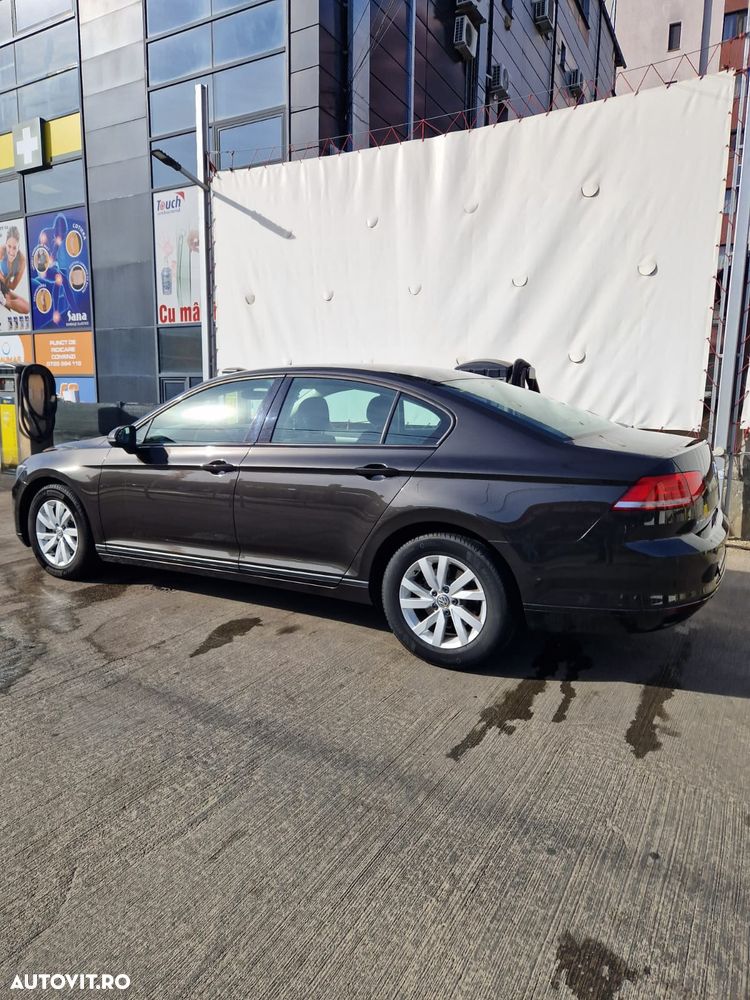 Volkswagen Passat 1.6 TDI Advance - 2