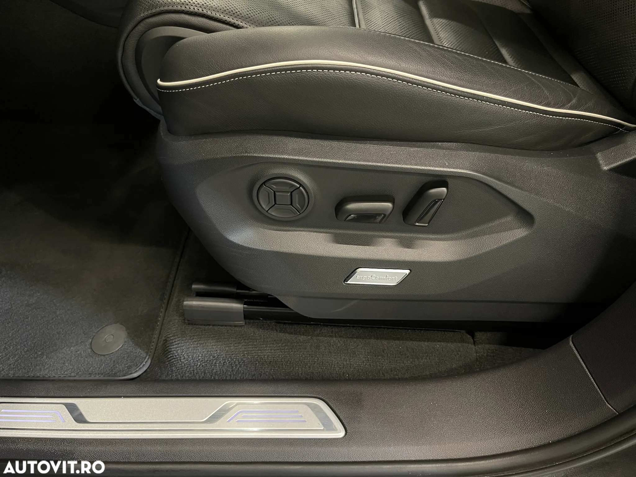 Volkswagen Touareg V6 TDI Elegance - 29