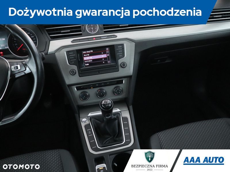Volkswagen Passat - 10