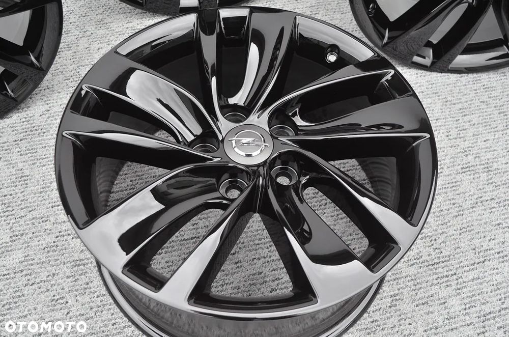 Felgi 8x18 5x120 Opel Insignia I - 11