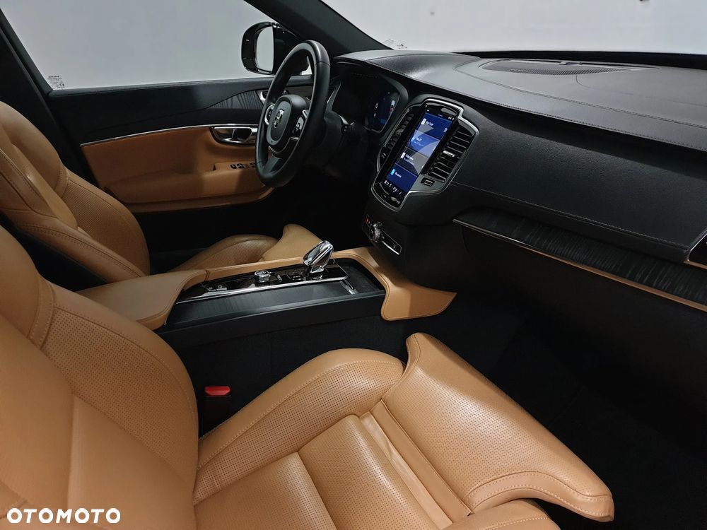 Volvo XC 90 B5 D AWD R-Design 7os - 24