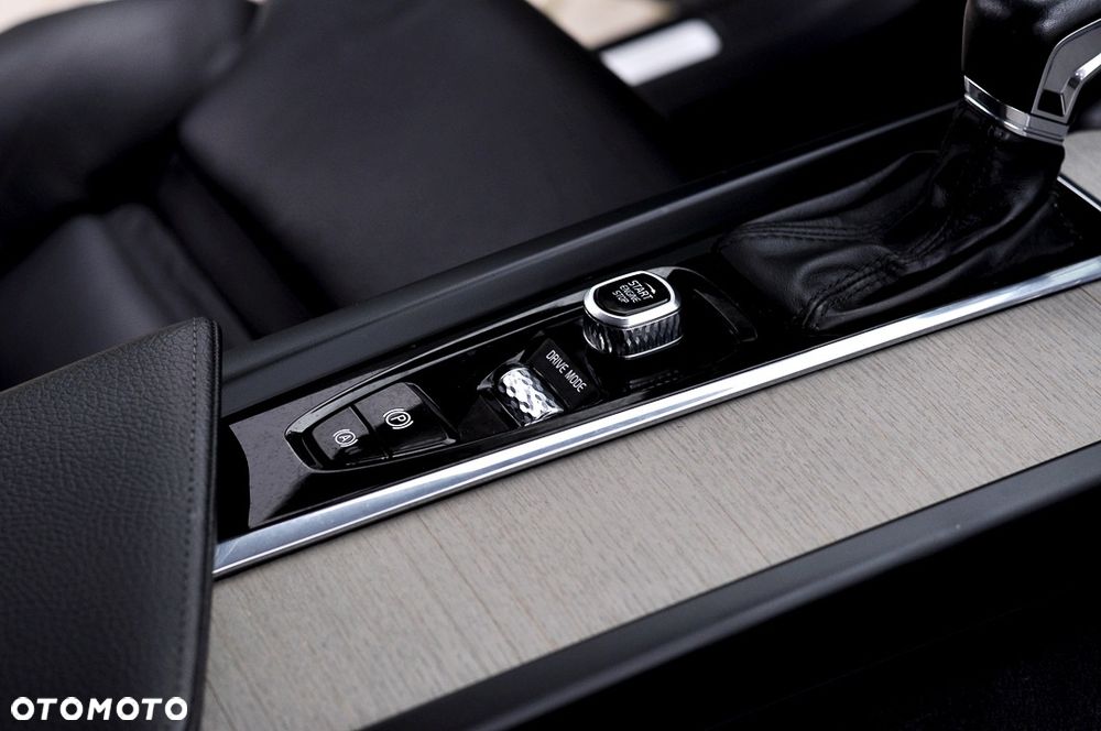 Volvo XC 60 - 25