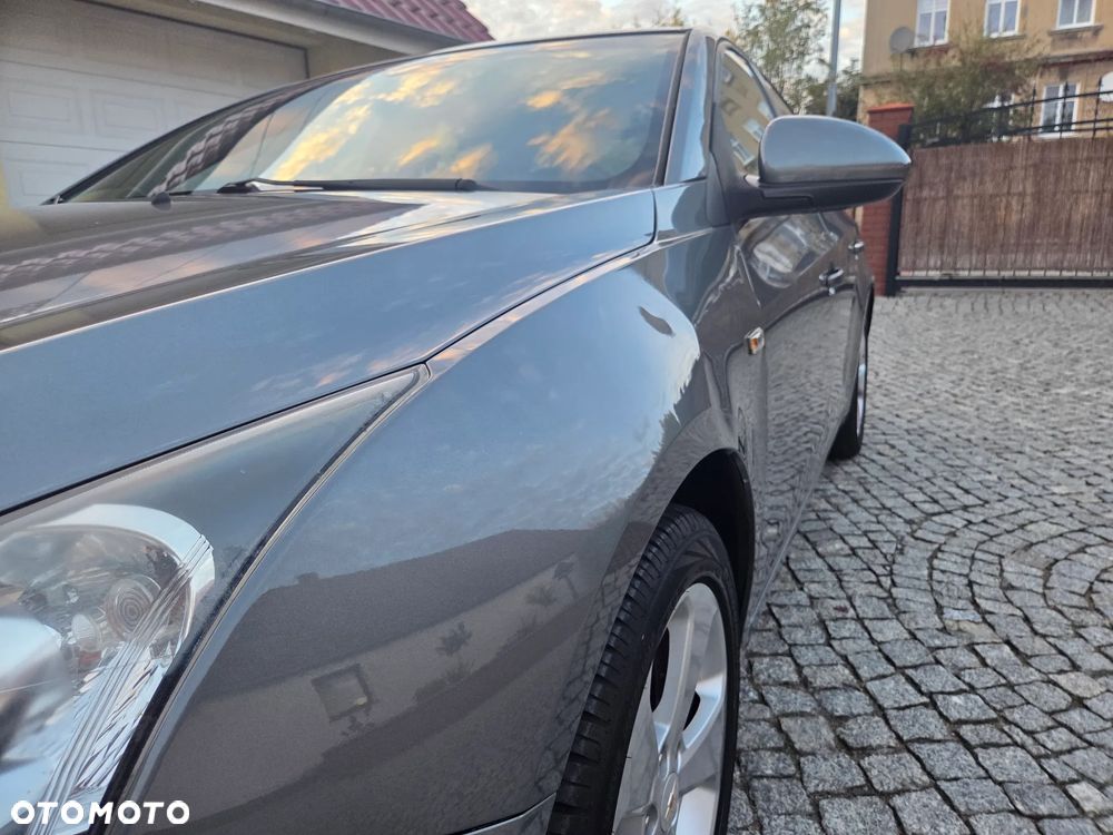 Chevrolet Cruze 1.8 LT - 25