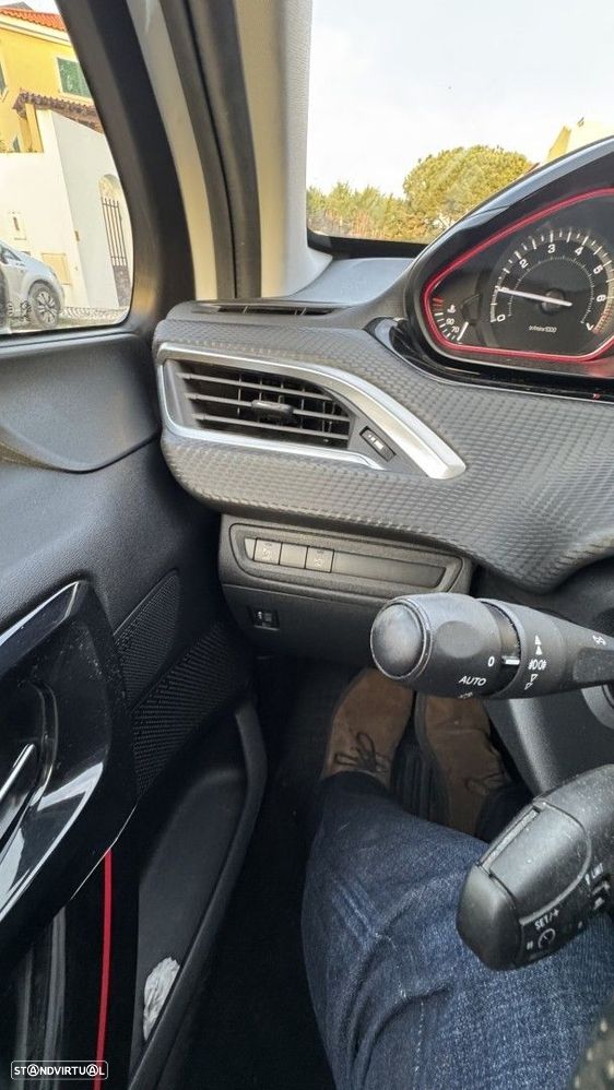 Peugeot 2008 1.2 PureTech GT Line EAT6 - 18