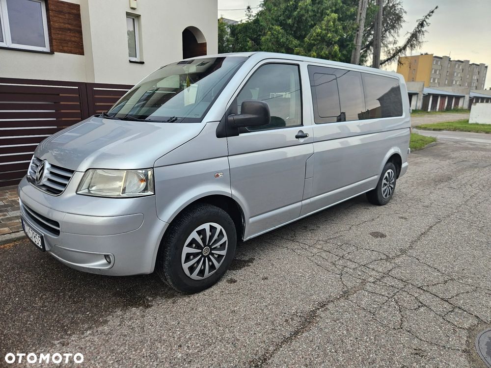 Volkswagen Caravelle - 1