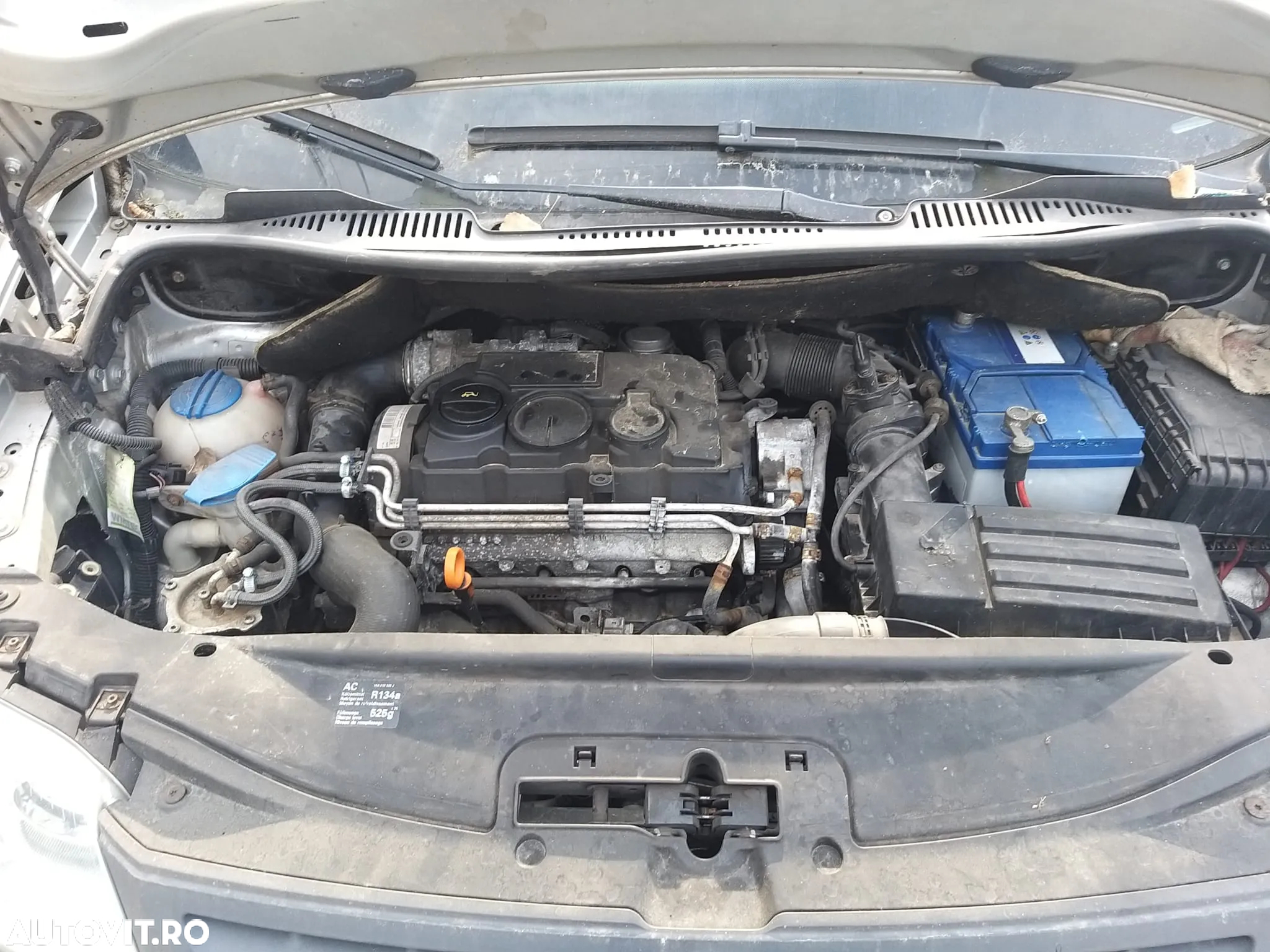 Dezmembram Volkswagen Caddy 1.9 TDI , cod motor: BLS , an din 2005-2011 - 2