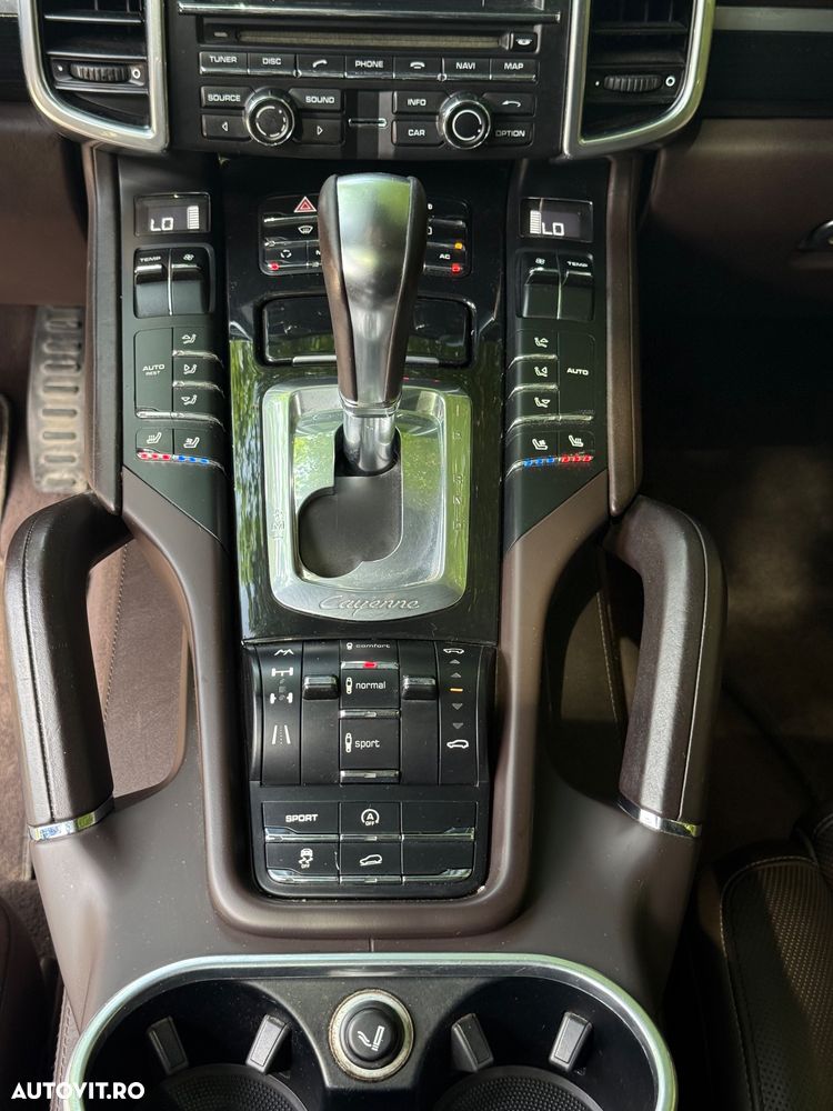 Porsche Cayenne - 2
