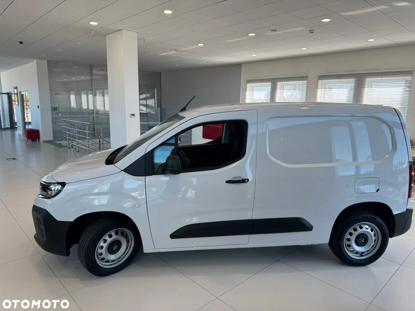 Opel Combo Cargo L1 1000kg 1.5diesel 102km MT6 2025r - 5