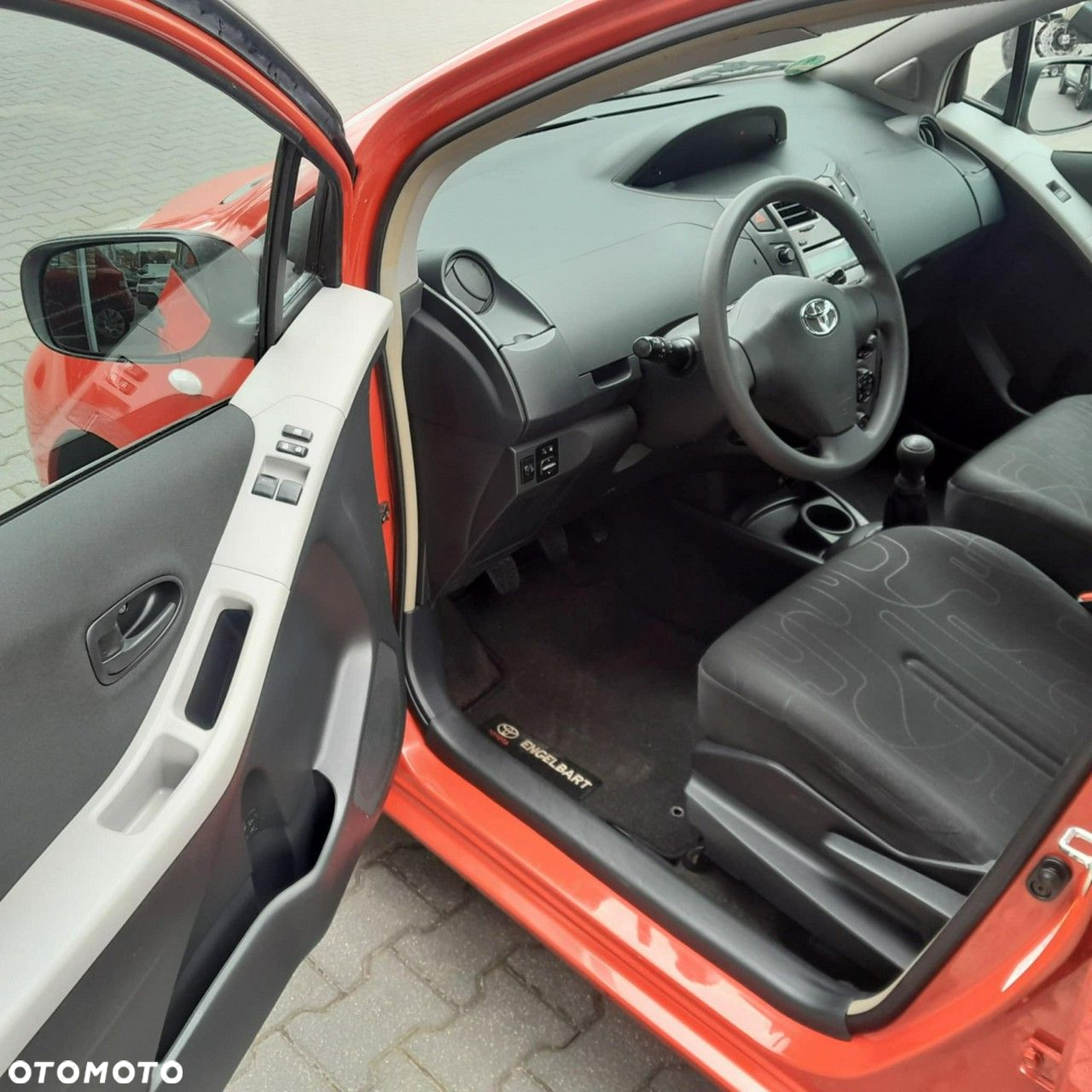 Toyota Yaris - 10