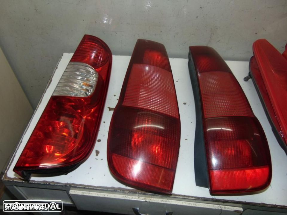 Fiat Punto e varios farolins - 2