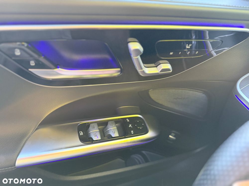 Mercedes-Benz Klasa C 300 9G-TRONIC AMG Line - 13