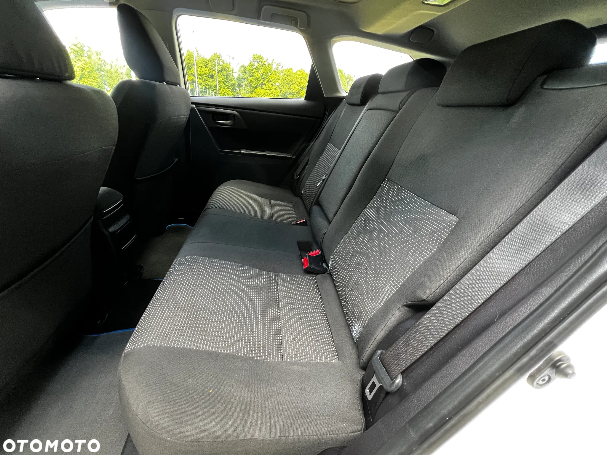 Toyota Auris 1.8 Hybrid Life - 10