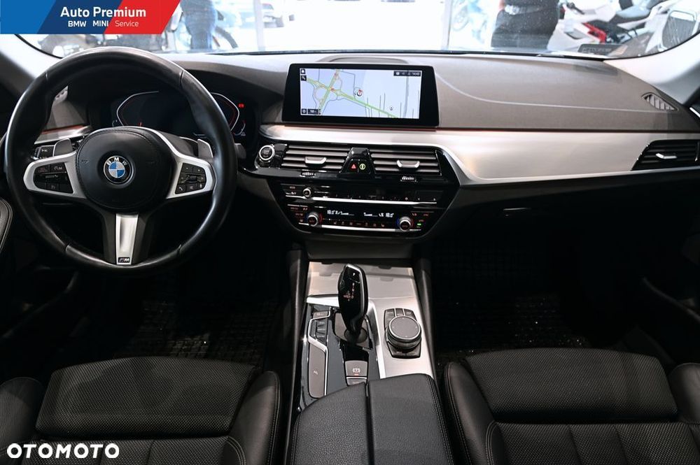 BMW Seria 5 520d xDrive - 12