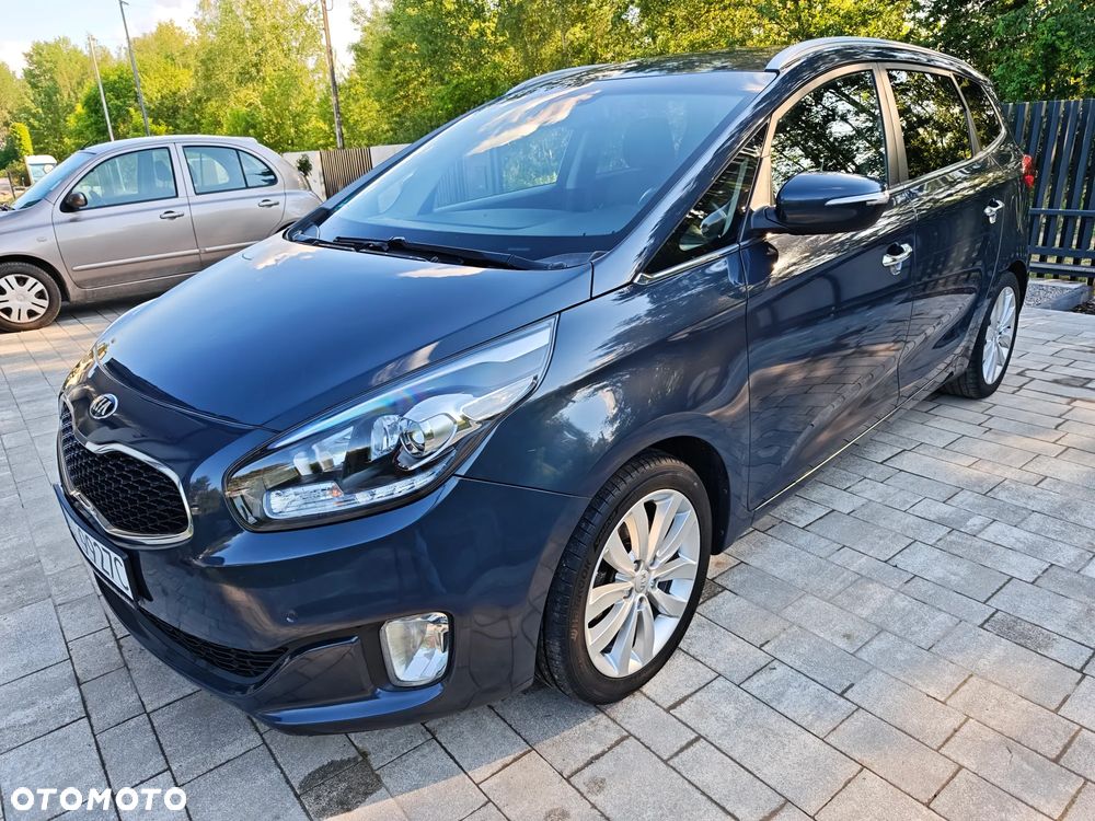 Kia Carens - 8