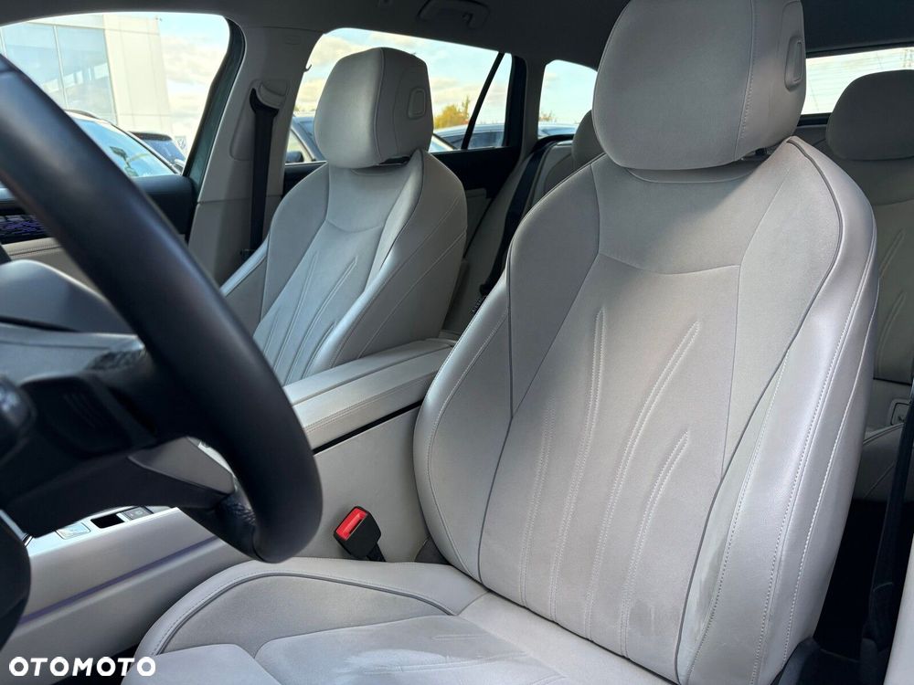 Volkswagen Passat Variant - 13