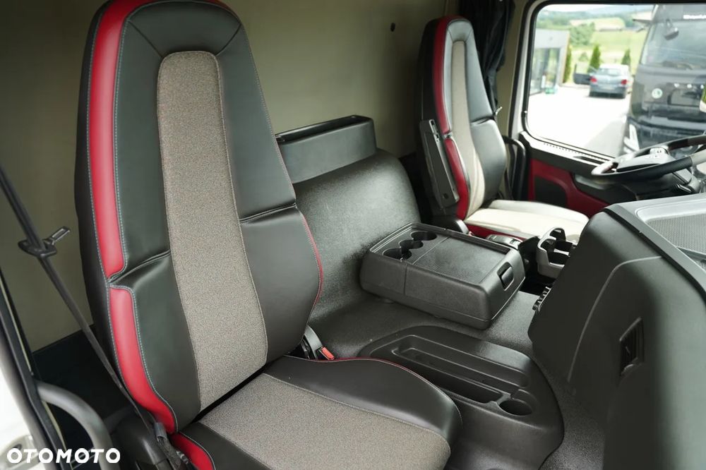 Volvo FMX 460 / 8x4 / WYWROTKA TYLNOZSYPOWA / HYDROKLAPA / PLANDEKA ELEKTRYCZNA / I- SHIFT / EURO 6 - 36
