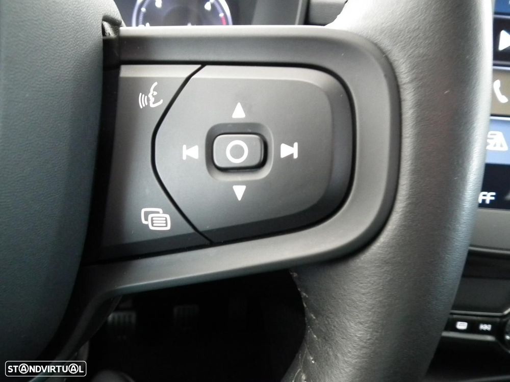 Volvo XC 40 2.0 D3 Momentum - 22