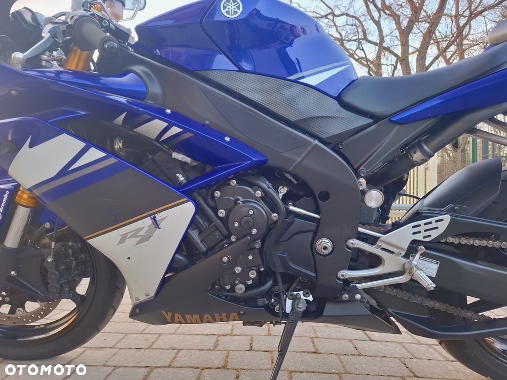 Yamaha R1 - 27