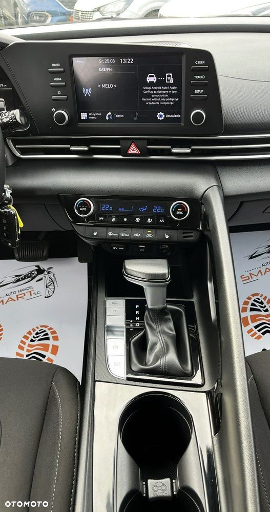 Hyundai Elantra 1.6 Smart CVT - 19