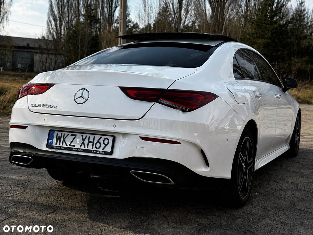 Mercedes-Benz CLA 250 E AMG Line 8G-DCT - 16