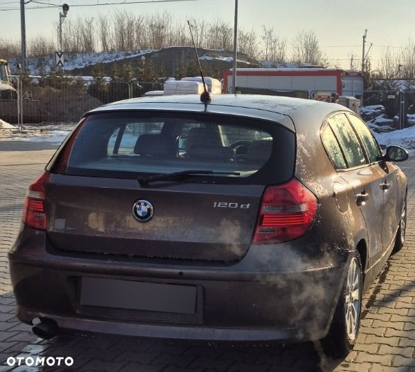 BMW Seria 1 120d - 4