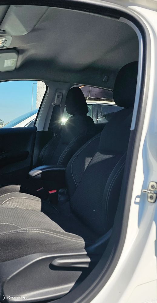 Peugeot 208 PureTech 82 Start & Stop Allure - 10