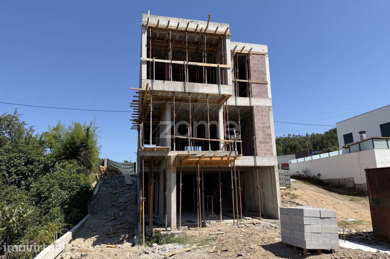 NOVA Moradia T3 Suites em São Pedro da Cova - Grande imagem: 3/36